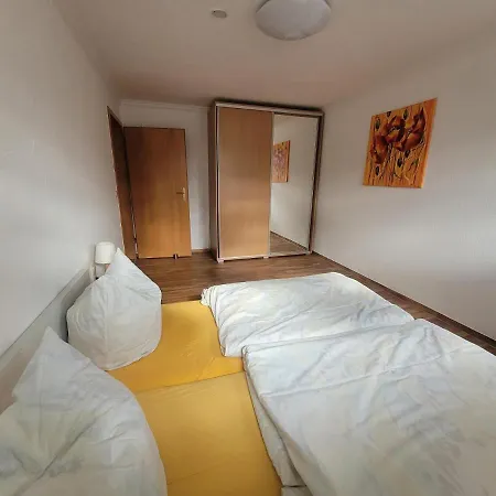 Und Ferienzimmer Schmidt 아파트